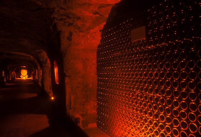 Photo cave